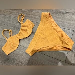 Yellow Textured Billabong Bikini Set High Waisted Cheeky Large (fits like S/M)